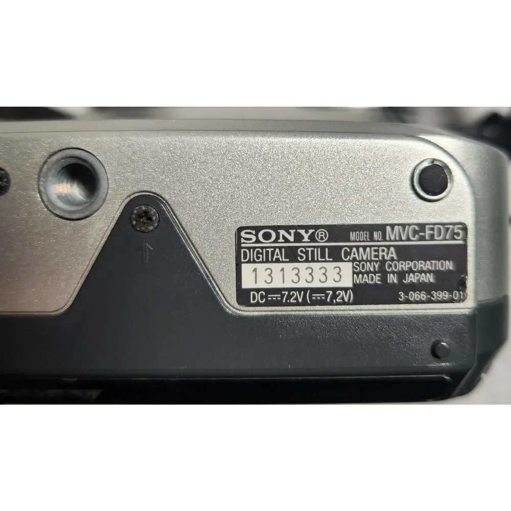 Sony UNTESTED FD Mavica MVC-FD75 With Floppy Disk Digital Still Camera